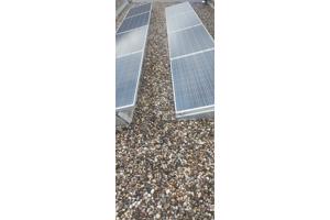 8 zonnepanelen en omvormer