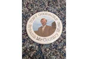 Buttons groot en klein, diverse , 2 cm tm 7,5 cm doorsnee