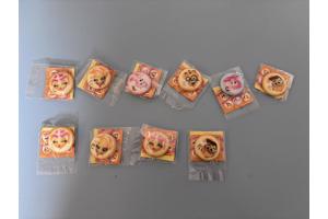 Buttons groot en klein, diverse , 2 cm tm 7,5 cm doorsnee