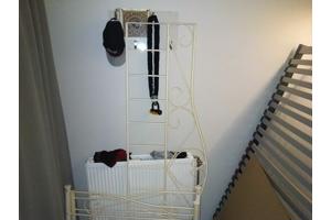 90x200 buizenframe bed (meisjesbed) 10jr oud - lattenbodem en matras zijn 21 maanden oud.