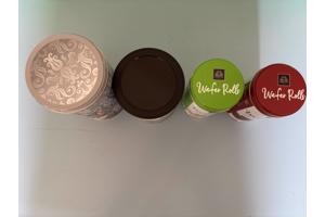 Vier koekblikken busmodel verschillende merken wafer wafel