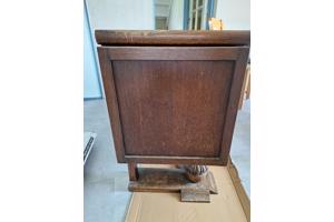 Oude dressoir kast