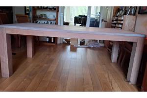 Houten eettafel met beukenhouten fineer