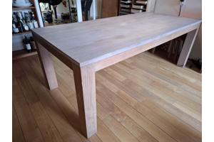 Houten eettafel met beukenhouten fineer