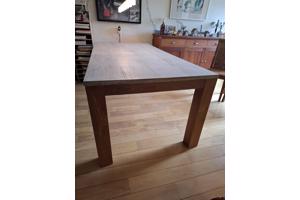 Houten eettafel met beukenhouten fineer