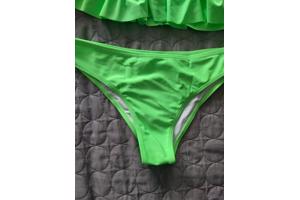 bikini 2 delig opvallend groen M