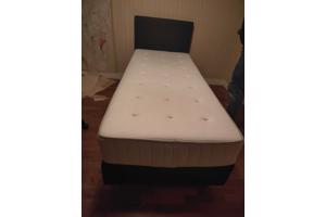 Boxspring eenpersoons bede