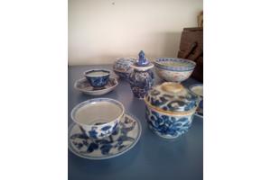 Antieke Chinese kopjes en bakjes
