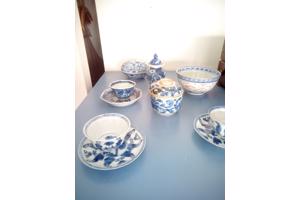 Antieke Chinese kopjes en bakjes