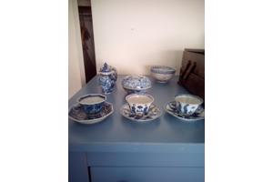 Antieke Chinese kopjes en bakjes