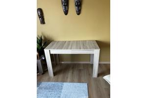 Eettafel van grenenhout