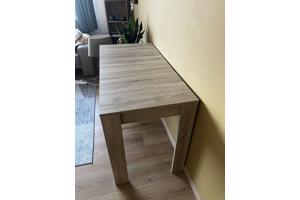 Eettafel van grenenhout