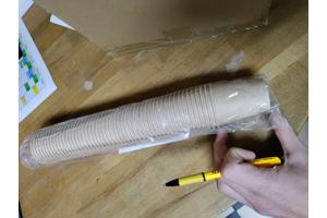 Kartonnen sausbakjes + deksels 600x. 120ml groot, dm 61,5 mm