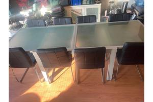 Te koop eettafel en 8 stoelen