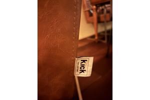 Kersenhouten eettafel met 5 Kick stoelen