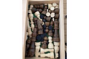 Mooie als nieuwe Schaak Tafel met Schaak Stukken compleet