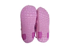 Crocs verticaal pink fuchsia met meisje 34