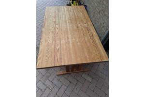 Tafel, grenen,  lengte 140 cm, breedte 86 cm