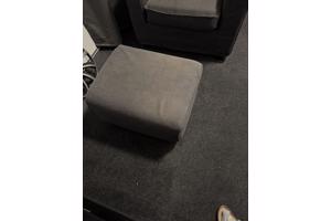 Gratis af te halen: fauteuil met voetenbankje