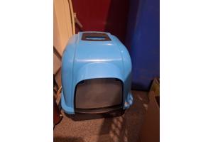 Klein kattenbed en kattenbak