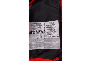 Diverse zwemvesten, w.o. Helly Hansen