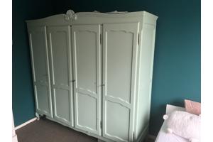 Klerenkast met veel opbergruimte