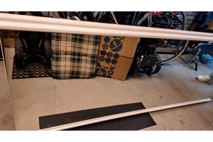 Grote spiegel op deur van spaanplaat - afm.213x76