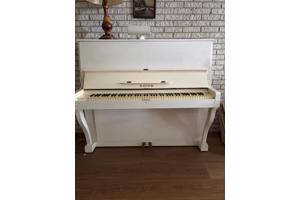Witte B. Adams piano