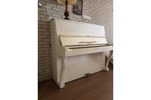 Witte B. Adams piano