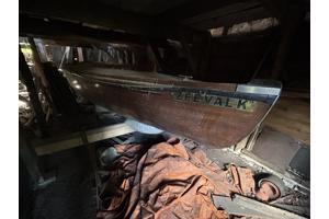 Houten zeilboot