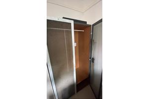 Kleding kast met deur