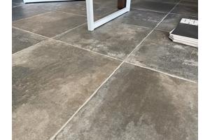 Boergondische Dallen 50x50 en multiformato robuuste plavuis