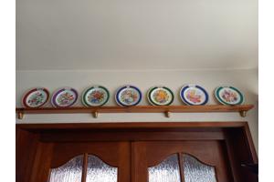 7 Porseleinen wandborden met thema bloemen en certificaat