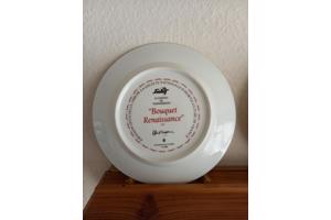 7 Porseleinen wandborden met thema bloemen en certificaat