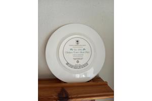 7 Porseleinen wandborden met thema bloemen en certificaat