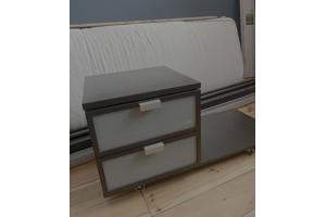 2 pers. Bed 160x200 zwart/bruin+boden+nachtkastje