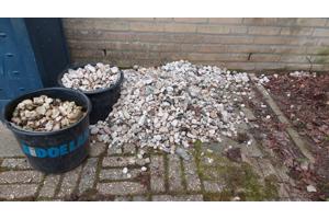 Grind witte stenen gratis op te halen