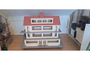 GROOT poppenhuis