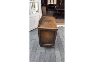 Gangkast. Kleine kast. Kastje. Dressoir.