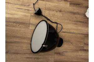 Zwarte lamp voor boven eettafel