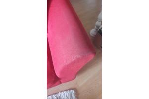 Leuk rood twee-zits bankje