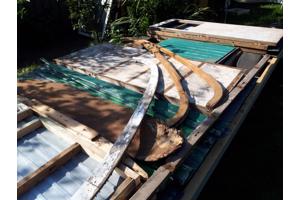 Te koop een oude schaftkeet reeds gedeeltelijk opgeknapt