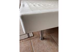 2x boxspring onderstel + matras - gratis af te halen
