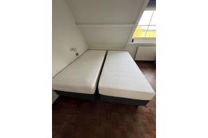 2x boxspring onderstel + matras - gratis af te halen