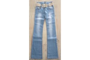 LowCut uitlopende Jeans, maat 34, 36, 38, 40 of 42   (Nieuw)