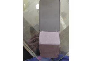 Oordoppen statief en draadloze oplader