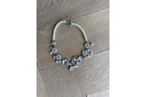 Otazu halsketting met kristalle en parels