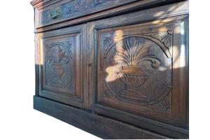 wandmeubel met vitrinekast en uitschuifbaar bureautje