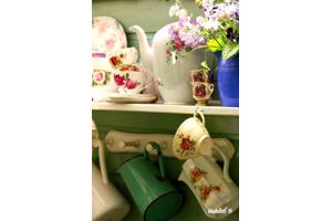 Gezocht oma&#x27;s kopjes en servies