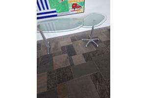 Glazen bureautje . Twee delen, draaibaar zijblad. RVS onderstel.